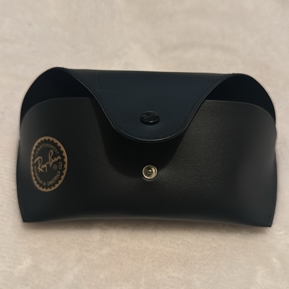 Ray-ban case included - Picture 4 of 4